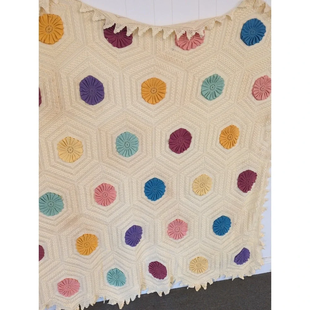 Antique Gorgeous Vintage Crochet Knitted Bed Spread Coverlet Scalloped Edges F/Q